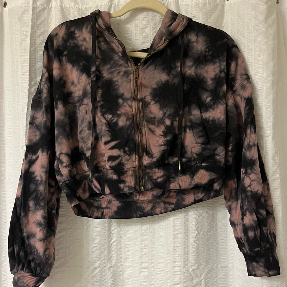 NWOT Designer young fabulous and broke cropped hoodie